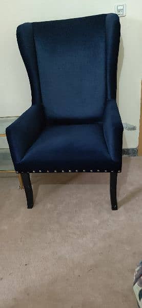 prince  chair color Navy blue very good condition 2