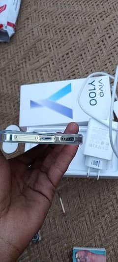 Vivo Y100