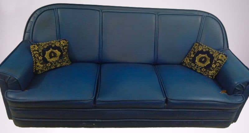 7 seater sofa. Condition used 0