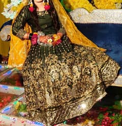 Mehndi lehnga with yellow dupatta. .