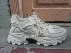 sports shoes white colour best quality size 8 no