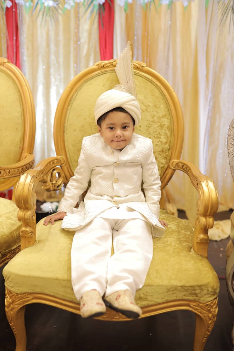 Only 1 time used sherwani for kid of 4-5 years. . 1