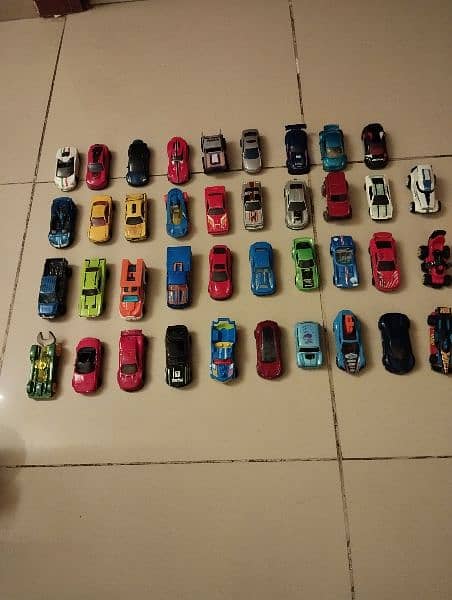 Hotwheels cars/storage box 0