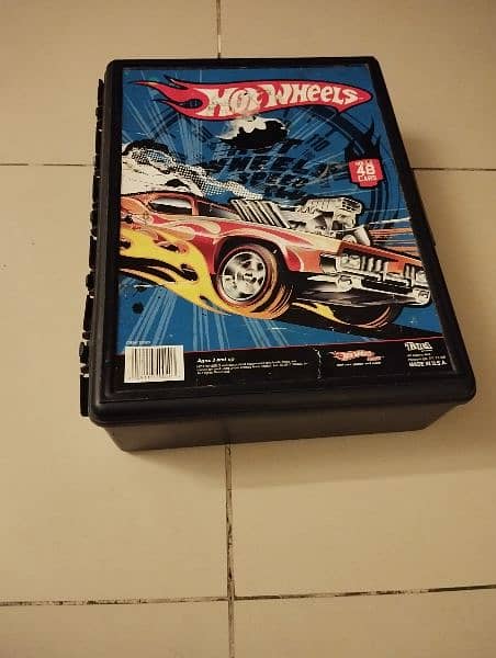 Hotwheels cars/storage box 1