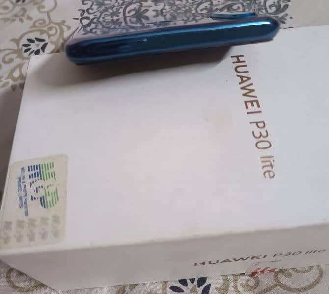 Huawei P30 lite in brand new condition 3