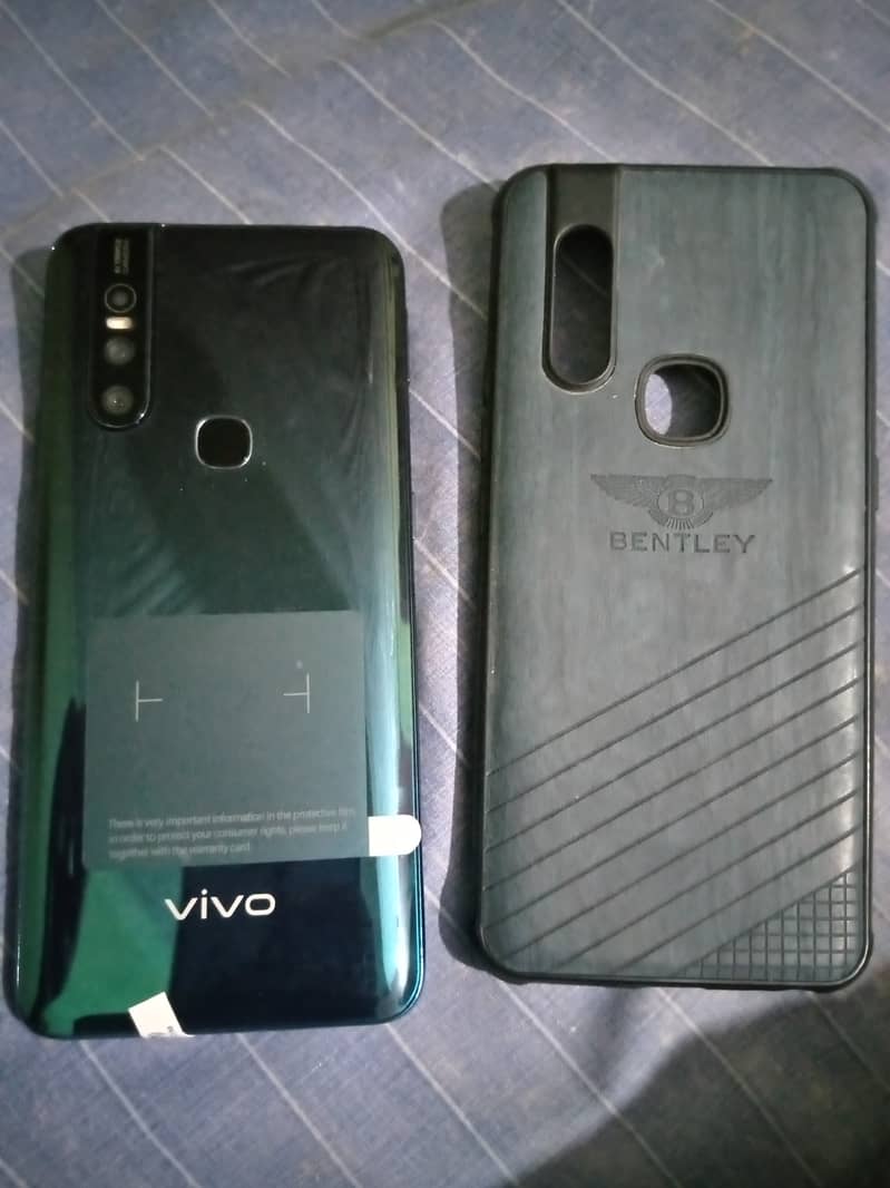 Vivo V15 8/256 0