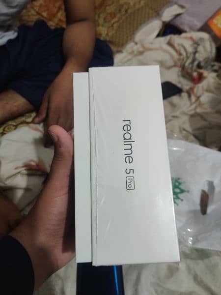 Realme 5 pro 8/128 Dual sim Full Box 3