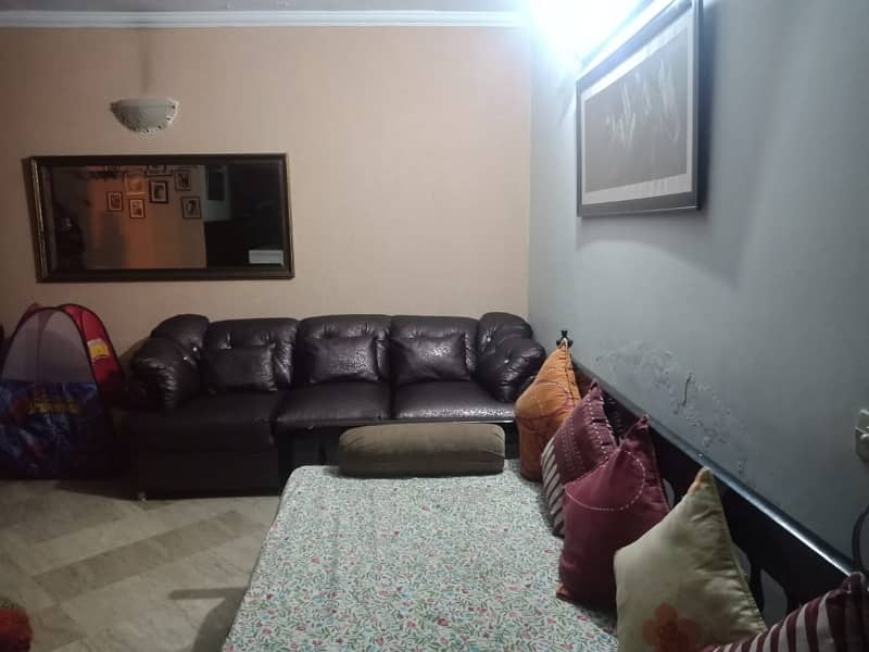 10 Marla House In Beautiful Location Of Allama Iqbal Town - Raza Block In Lahore 5