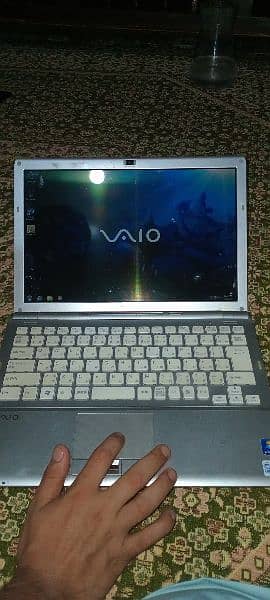 Samsung core 2 duo laptop 2gb ram aur 140gb rom for sale. . . 0