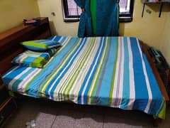 0ld style bed for sale.
