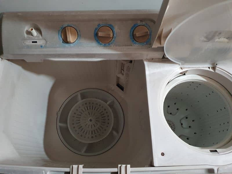 Haier Twin Tub Washing Machine 3