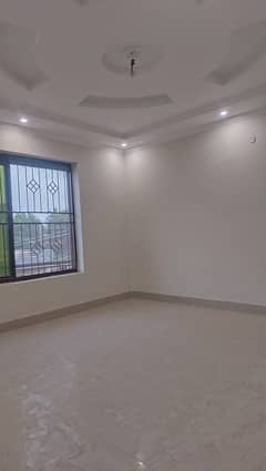 10 Marla Double Story Corner House Available for Sale in Mustafa Town