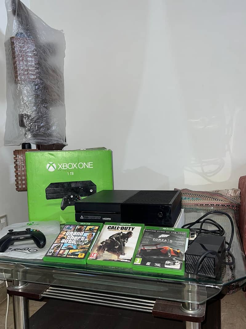 Xbox One 1TB with 2 controllers and games 11