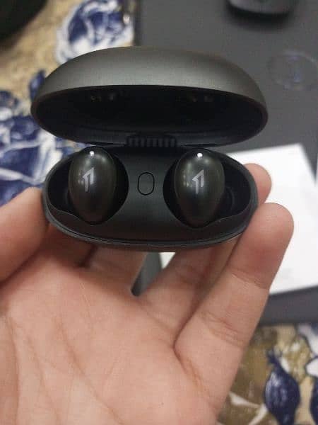 ear buds for sell 4