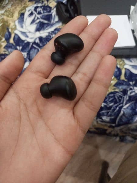 ear buds for sell 5