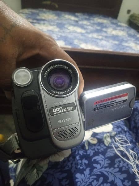 Sony Handycam for sale urgent need money 4