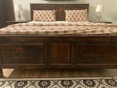 Pure wood bed set in excellent condition 0
