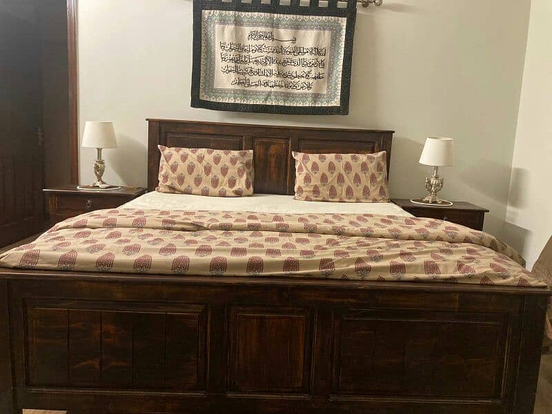 Pure wood bed set in excellent condition 1