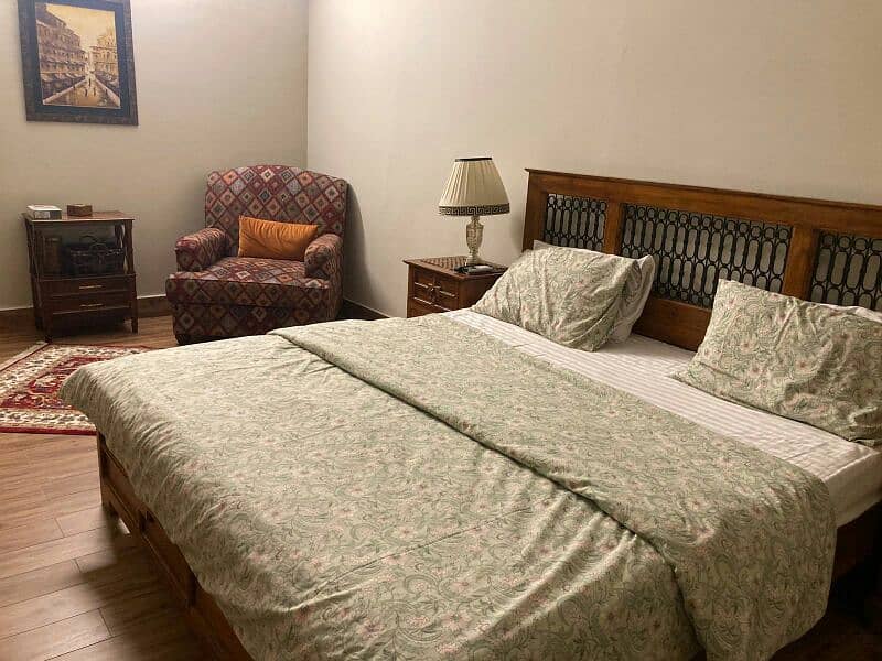 Pure wood bed set in excellent condition 3