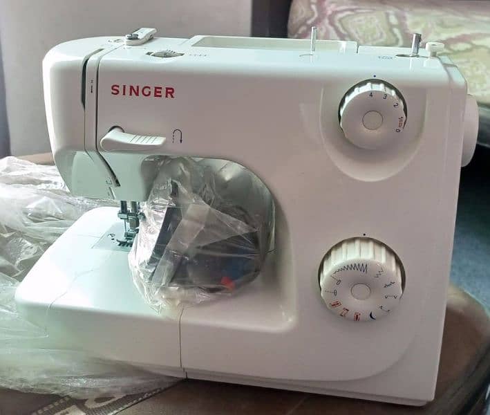 Singer company ki sewing machine 4