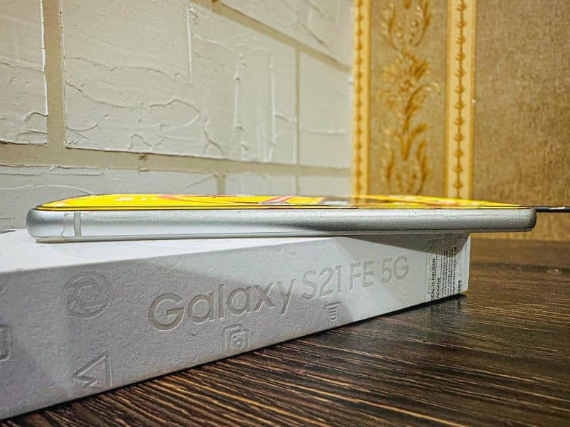 Galaxy S21 FE 5g PTA approved + 3 Free Cases + box - 9/10 Condition 6