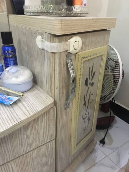 High Quality Wood Dressing Table urgent sell 3