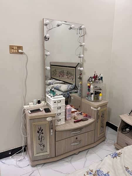 High Quality Wood Dressing Table urgent sell 0