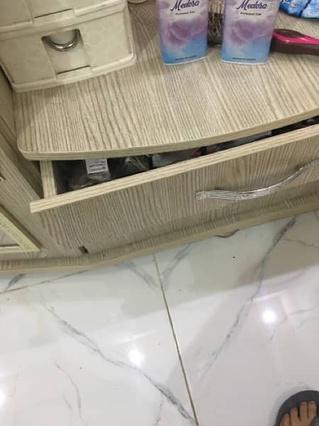 High Quality Wood Dressing Table urgent sell 7