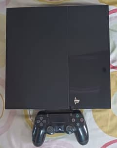 PS4 500gb with 1 remote & 4games