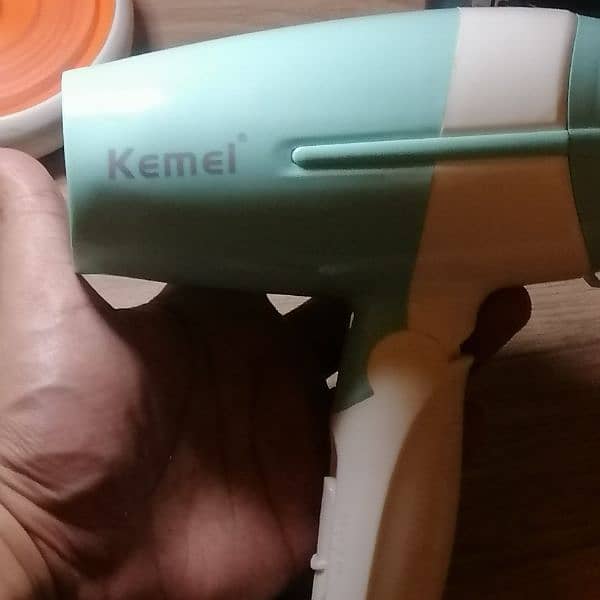 KEMEI Portable hair drayer with nozel at reasonable price 3