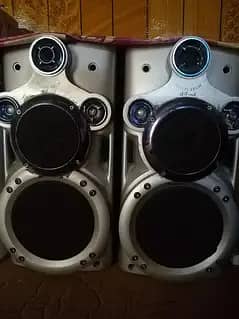 Selling Two Twin Speakers
