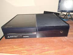 XBOX ONE 500 GB WITH 5 GAMES