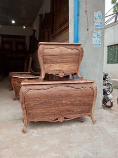 We provide best quality and Wide range of Chinioti Furniture.