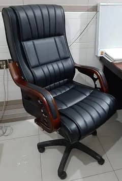 Boss chair (cash on delivery all over Pakistan)