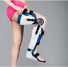 knee braces supporting leg with foot pads