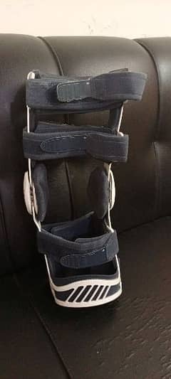 Medi M. 4S Knee Brace