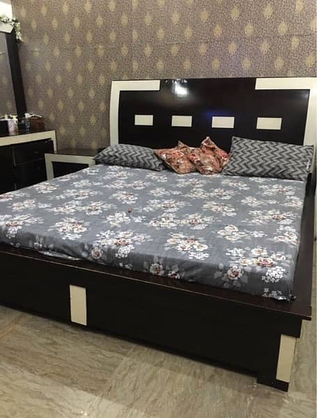 Bed, Almari, dressing complete set 2