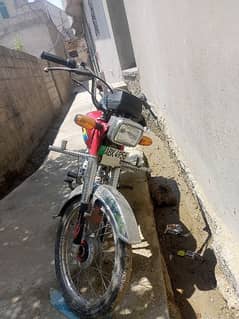 Honda 70 20/21 for sell final price 90k any time rabta Karen whatsaap