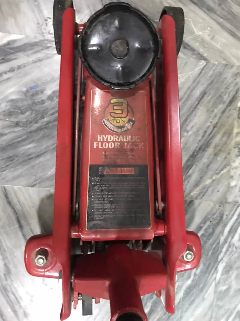 3 Ton Hydraulic Jack and Jack Stands 1