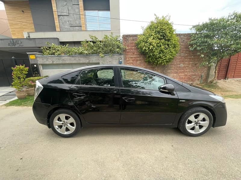 Toyota Prius 2010 G Touring Selection ( Full  Option ) 2