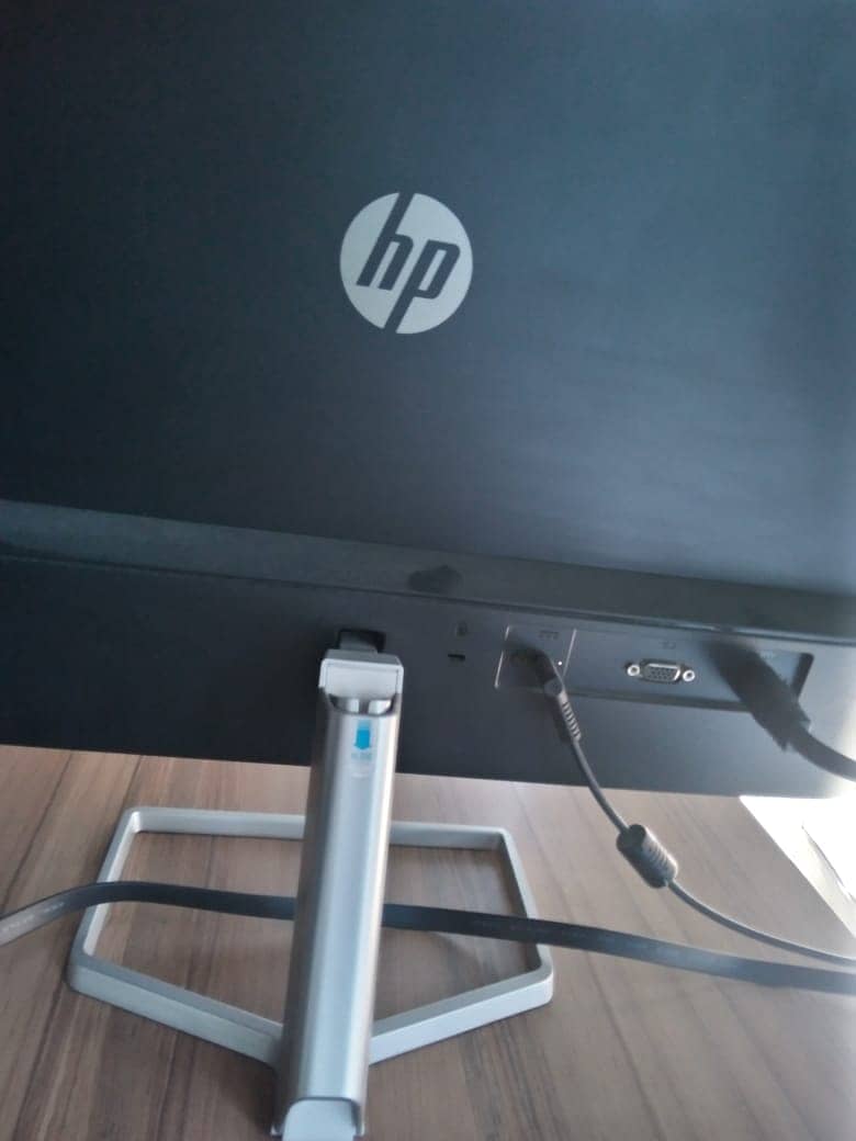 HP M24F 24 inches LED Monitor ( contact 3198618063) 2