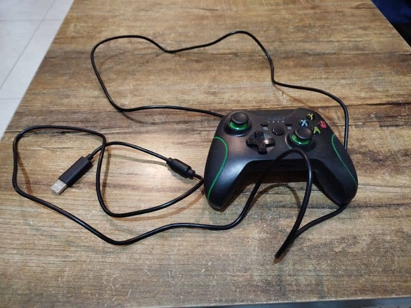 wired gaming controller Xbox/ pc 2