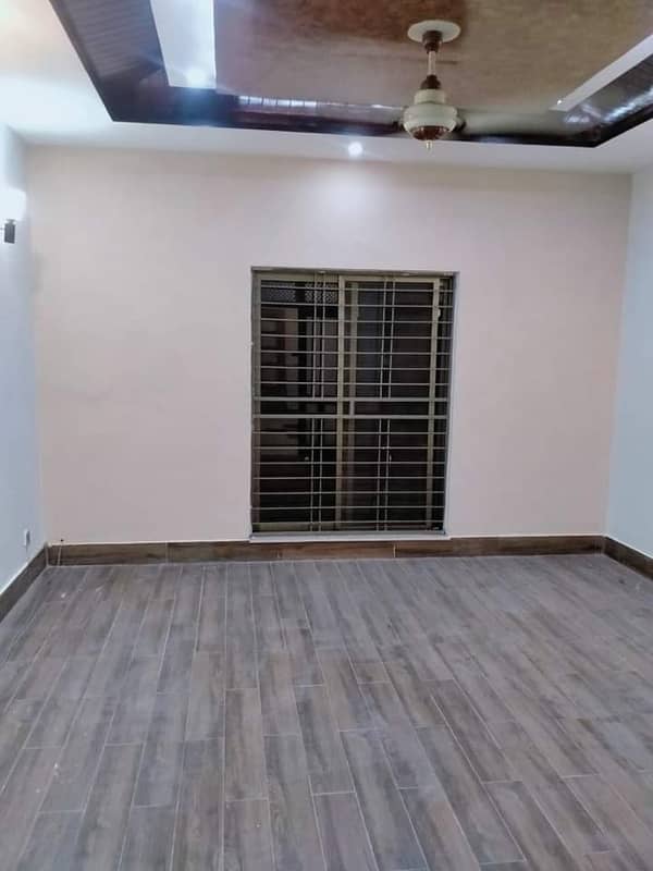 10 Marla Full House with Multipurpose Basement is Available for Sale in Overseas A Block, Bahria Town, Lahore. 1