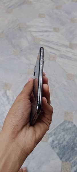 apple iphone xs 3