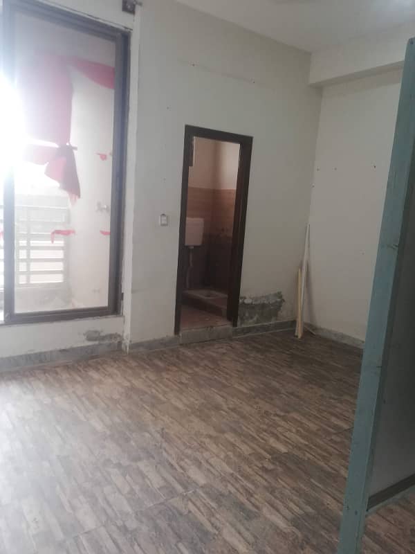 2 bed flat for rent in Kuri road Newmal Islamabad 2