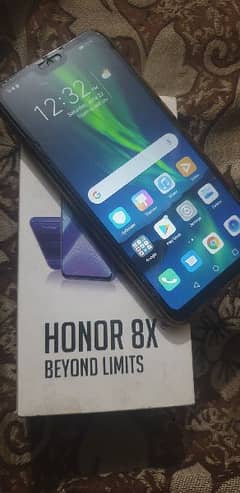 Honor8X with box. 4/128. Resnble price