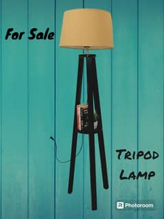 Tripod Lamp (wooden)