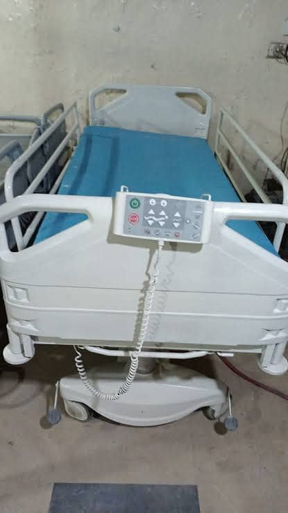 Electric Bed for Rent / Patient bed/medical bed/hospital bed For Rent 8