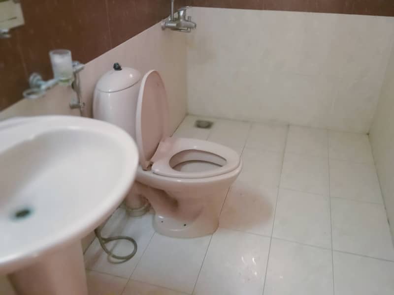 House available for sale in Askari 11 Lahore 13