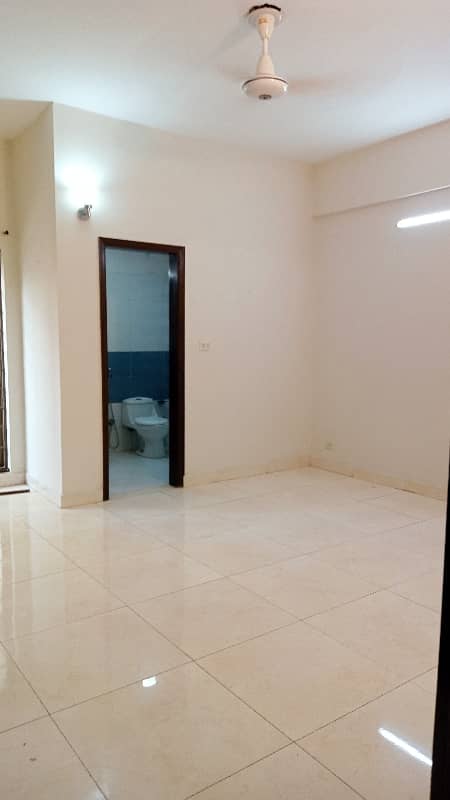 Apartment available for sale in Askari 11 sec-B Lahore Pakistan 0